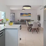 Villa Yolo With Private Pool, Coral-bay *