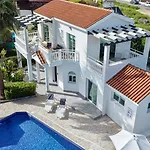 Yolo With Private Pool, Coral-bay Peyia