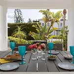 Villa Yolo With Private Pool, Coral-bay *