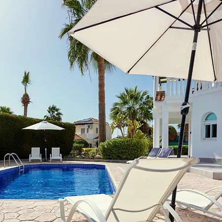 Villa Yolo With Private Pool, Coral-bay