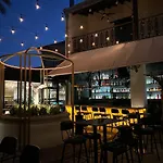 别墅 Yolo With Private Pool, Coral-bay *