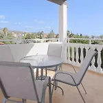 Vilă Yolo With Private Pool, Coral-bay